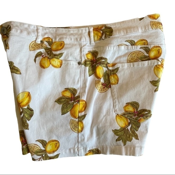 FOREVER 21 LEMON PRINT SHORTS SIZE 14 GREAT CONDITION - Picture 4 of 8